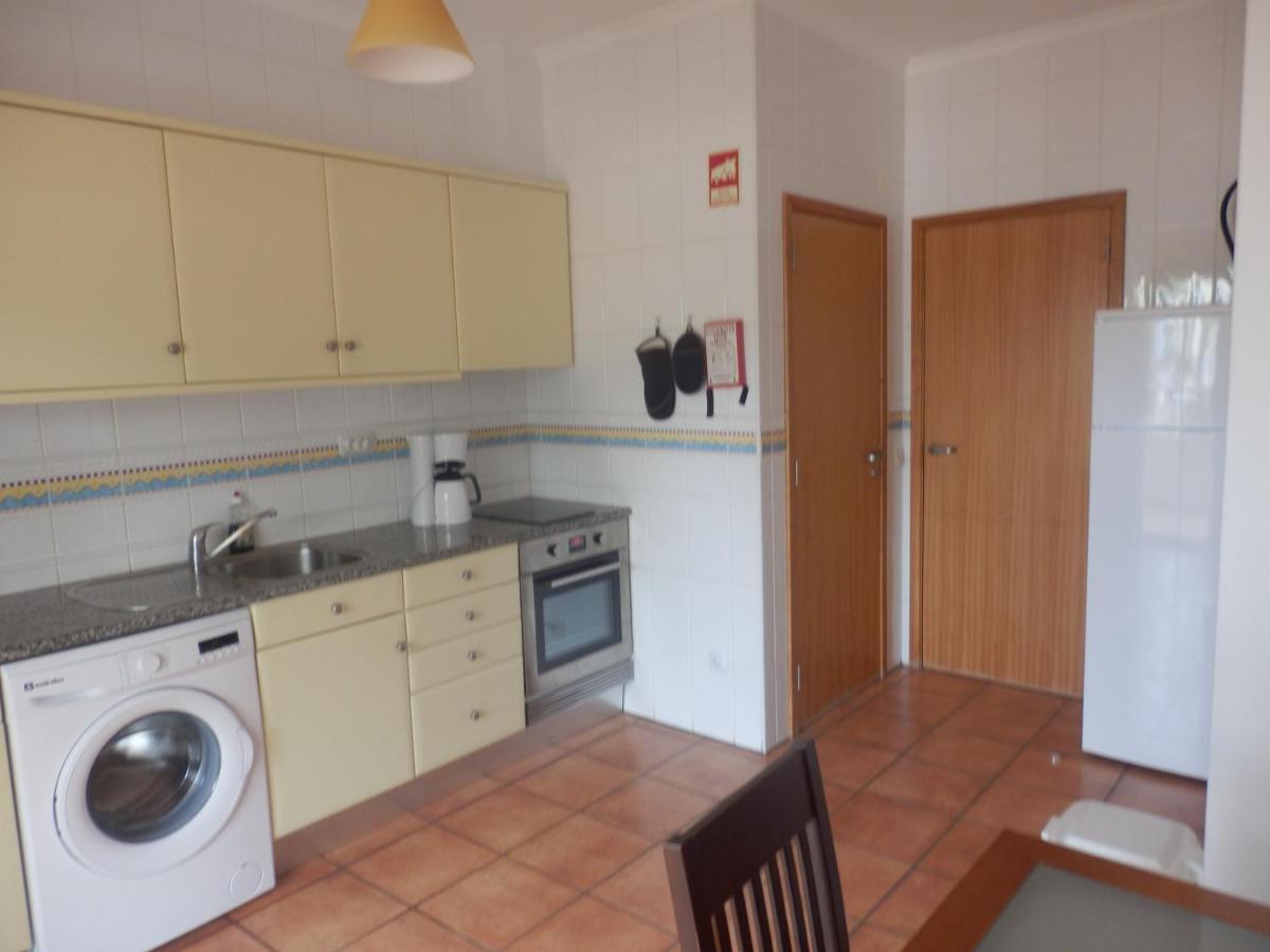 Bel Appartement Au Bord De La Mer De Porto De Mos Lagos Esterno foto