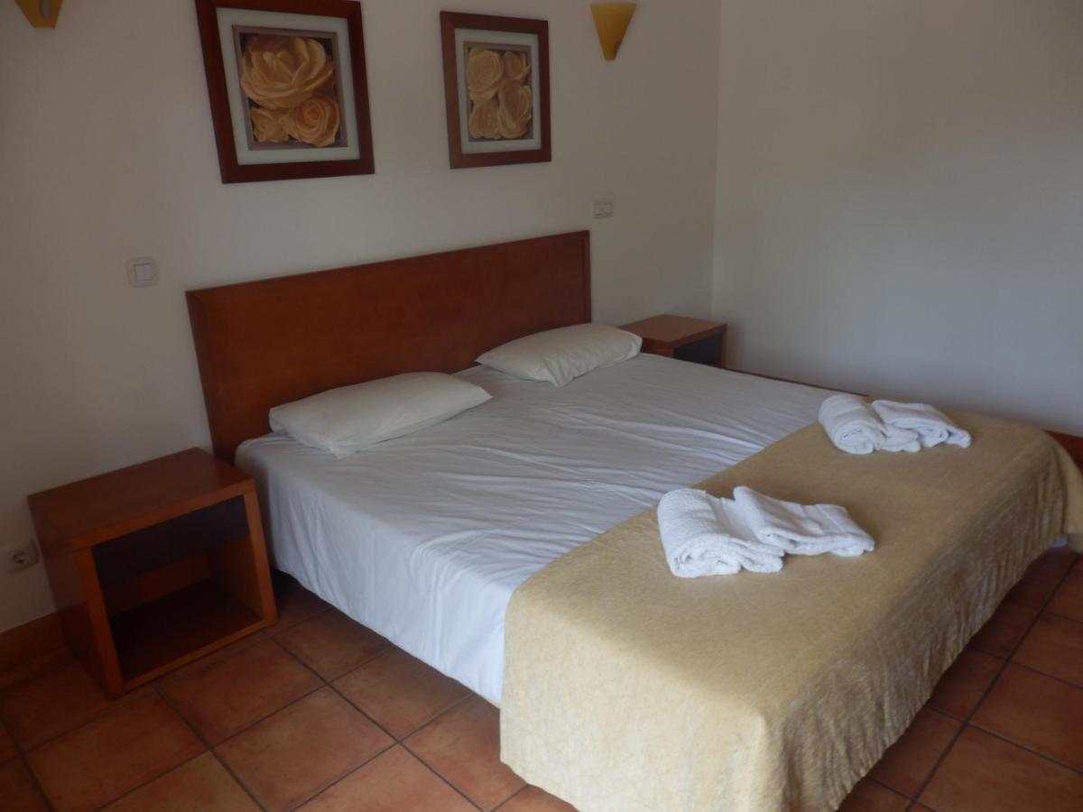 Bel Appartement Au Bord De La Mer De Porto De Mos Lagos Esterno foto